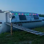 Peipsi Boathouses Hotel en barco Varnja