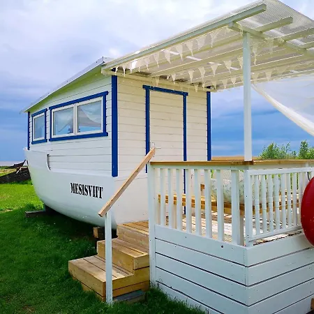 Botel Peipsi Boathouses Varnja
