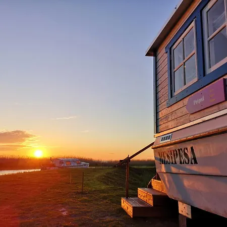 Hotel en barco Peipsi Boathouses