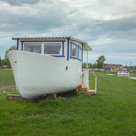 Peipsi Boathouses * Varnja