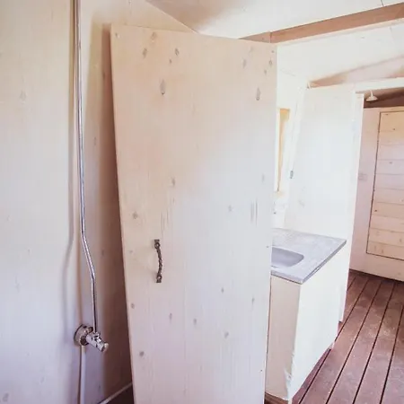 Botel Peipsi Boathouses Varnja