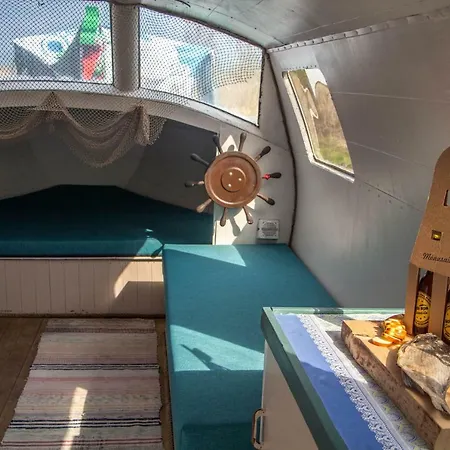 Peipsi Boathouses Varnja