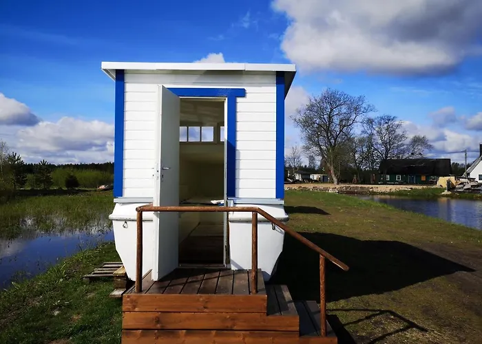 Botel Peipsi Boathouses *