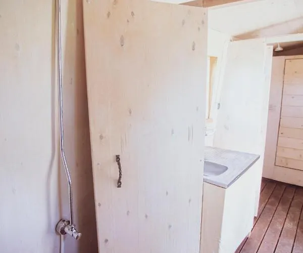 Botel Peipsi Boathouses Varnja