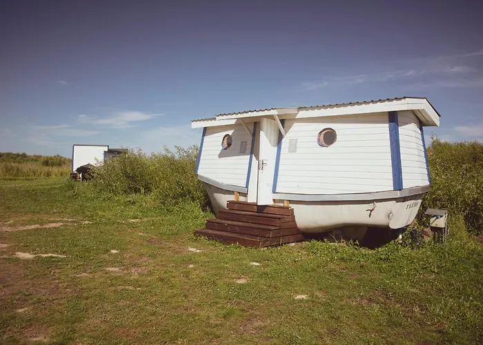 Peipsi Boathouses Botel Varnja