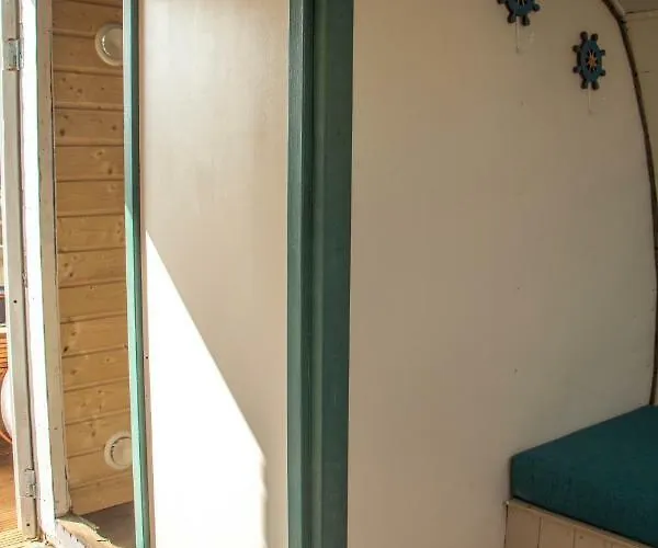 Peipsi Boathouses Botel Varnja