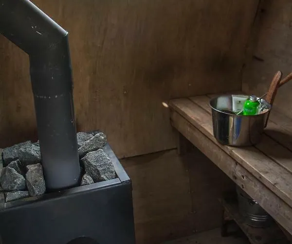 Peipsi Boathouses * Varnja